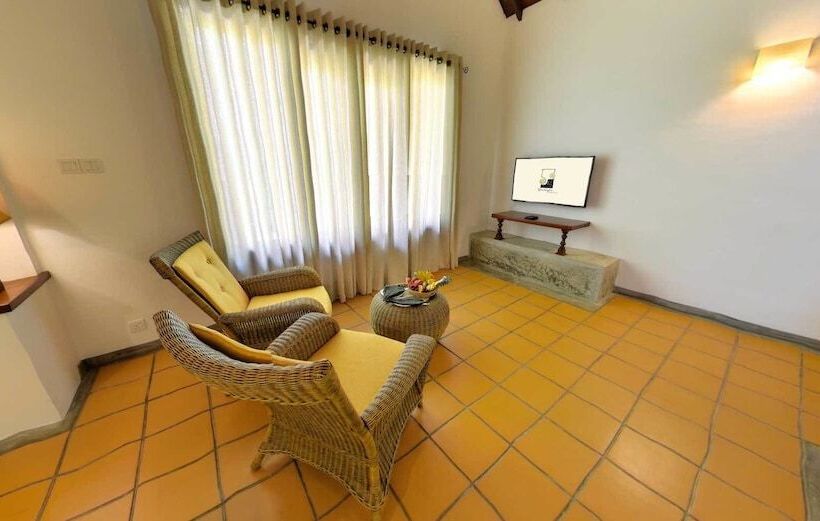 Ehalagala Lake Resort