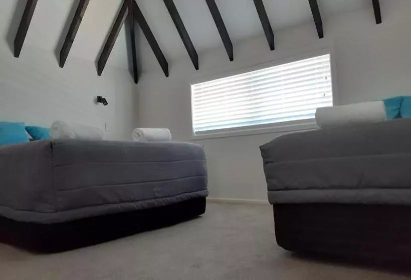 Featherston Motels And Camping