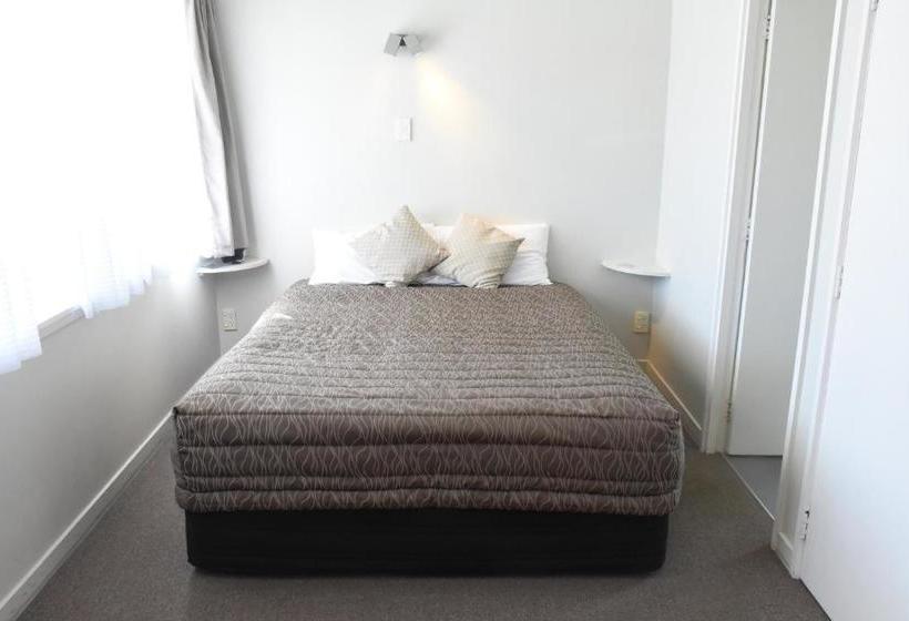 Featherston Motels And Camping