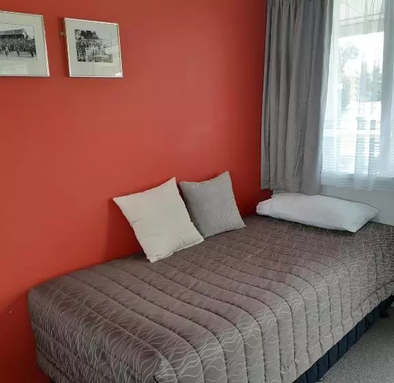 Featherston Motels And Camping