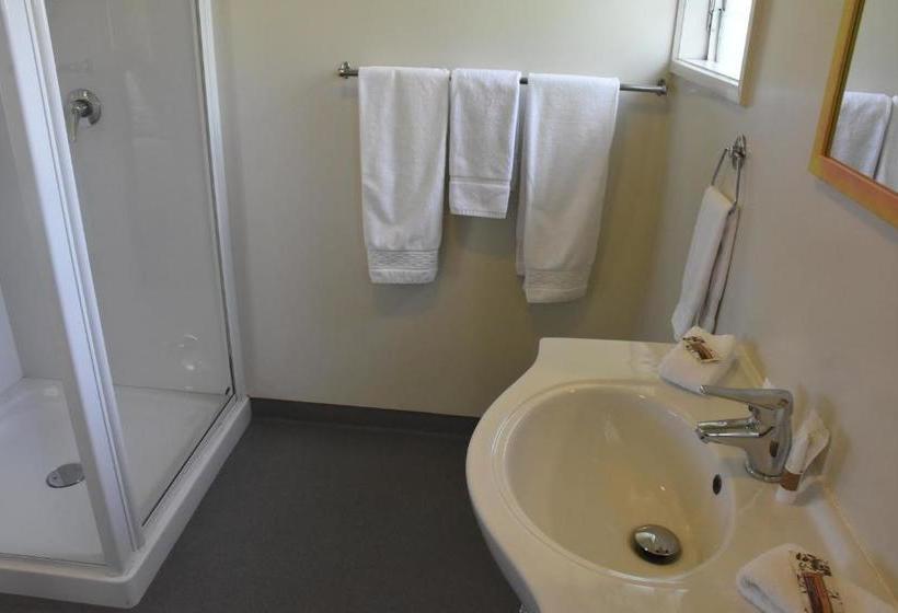 Featherston Motels And Camping