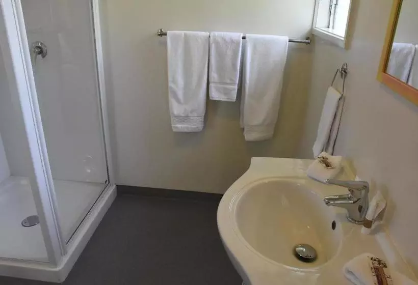 Featherston Motels And Camping