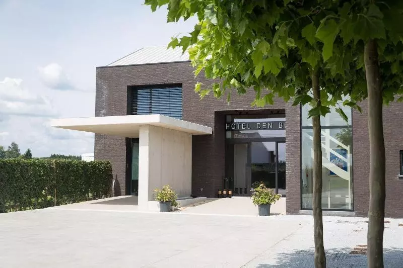 ホテル Den Berg