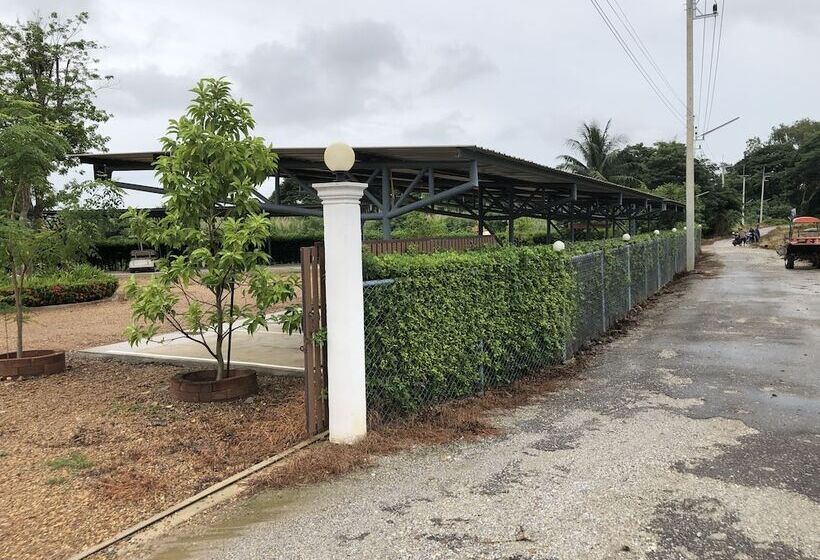 호텔 Milin Villa Resort Kanchanaburi