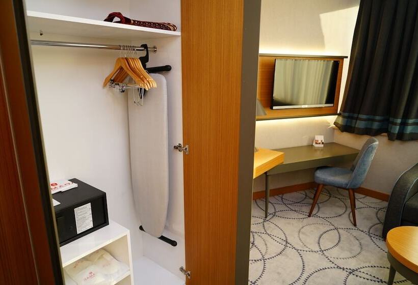 فندق Ramada By Wyndham Bursa Nilufer