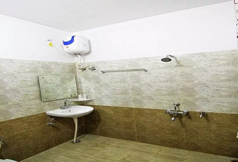Oyo 9008 Hotel Pearl Inn