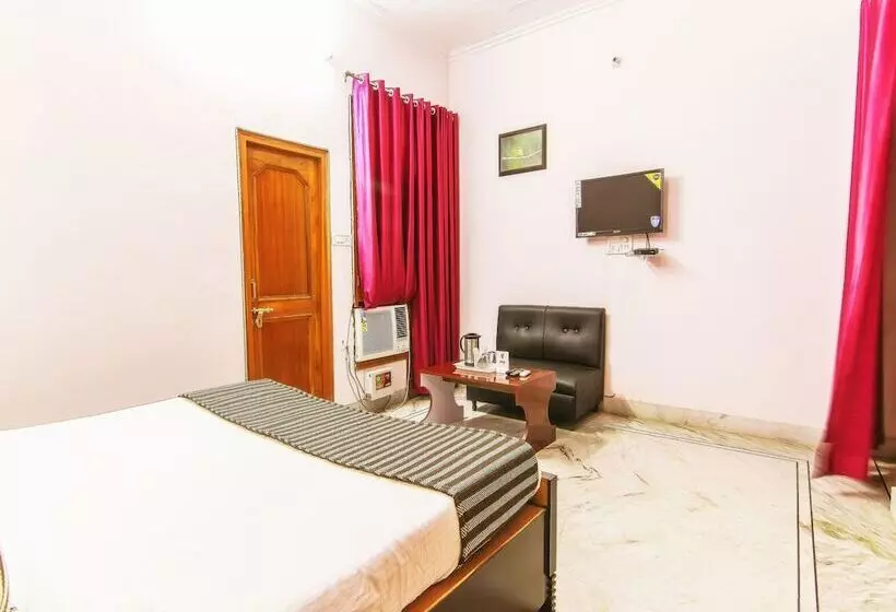 Oyo 9008 Hotel Pearl Inn