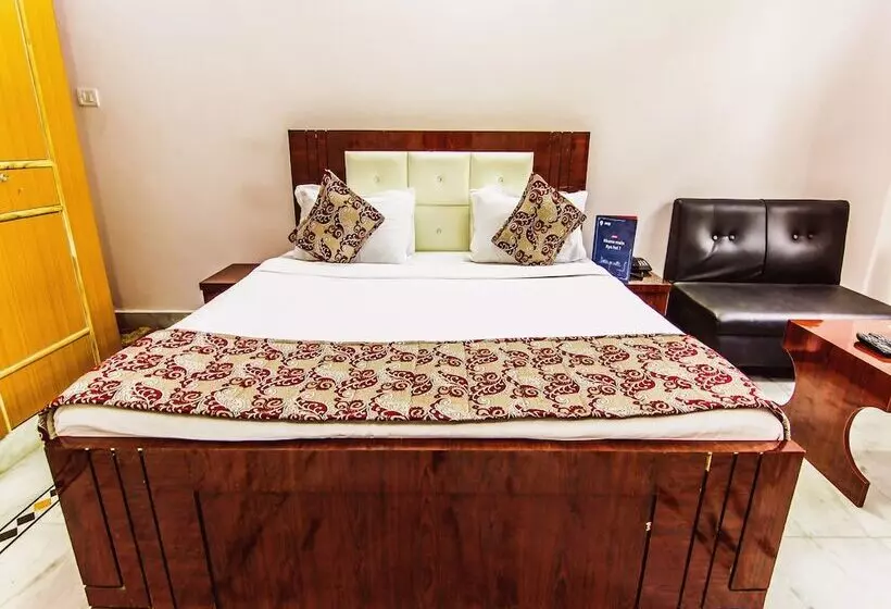 Oyo 9008 Hotel Pearl Inn