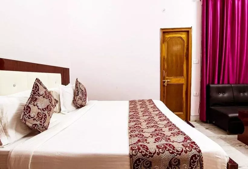 Oyo 9008 Hotel Pearl Inn