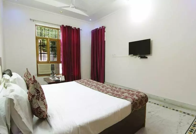 Oyo 9008 Hotel Pearl Inn