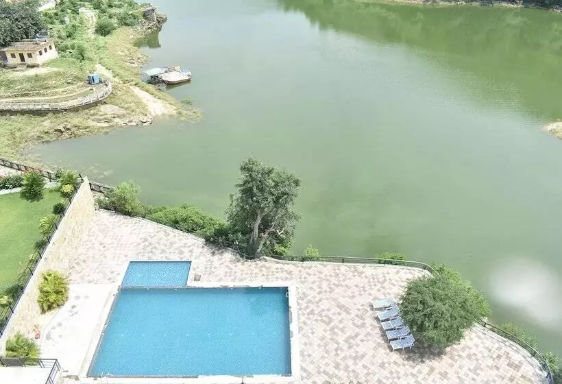 Via Lakhela Resort & Spa