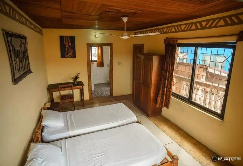 Aamiaismajoitus (B&B) Busua Inn