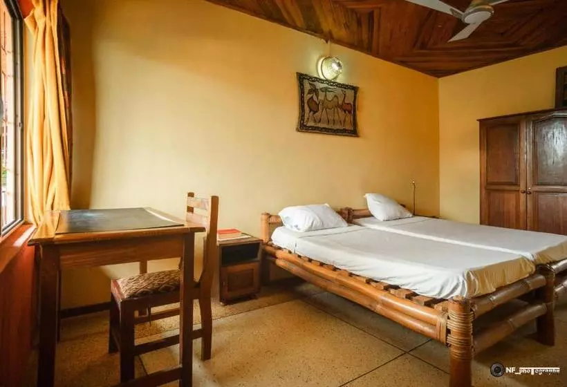 Aamiaismajoitus (B&B) Busua Inn