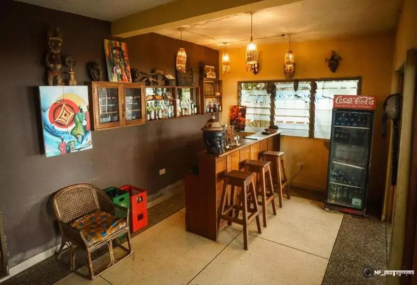 Aamiaismajoitus (B&B) Busua Inn