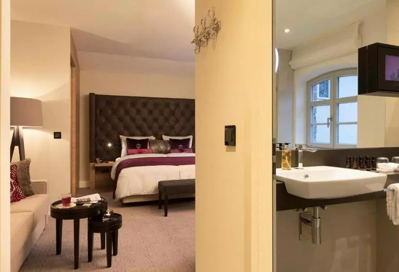 Hotelli Brunnenhaus Schloss Landau