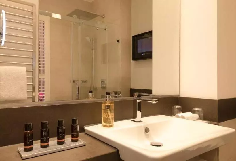 Hotelli Brunnenhaus Schloss Landau