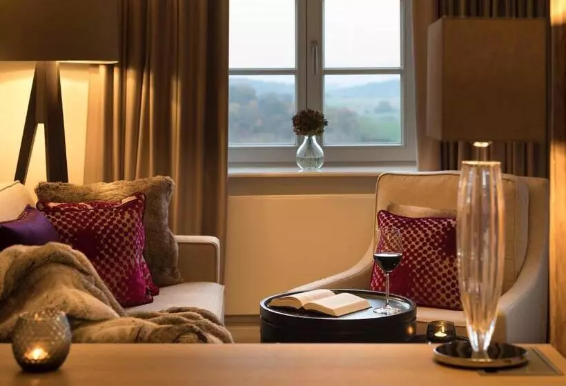 Hotelli Brunnenhaus Schloss Landau