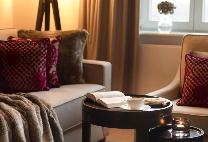 Hotelli Brunnenhaus Schloss Landau