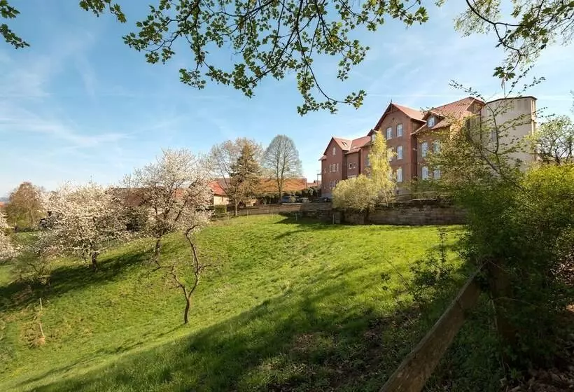 Hotelli Brunnenhaus Schloss Landau