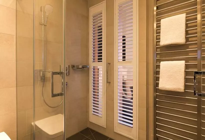 Hotelli Brunnenhaus Schloss Landau