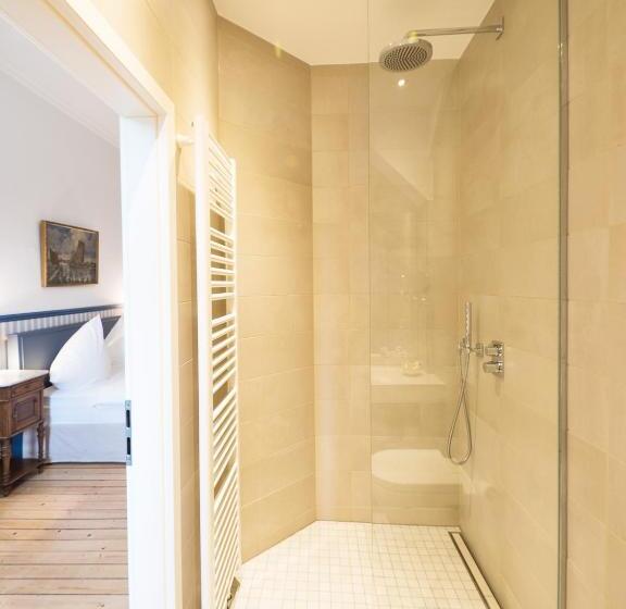 فندق Gästehaus Schloss Saareck