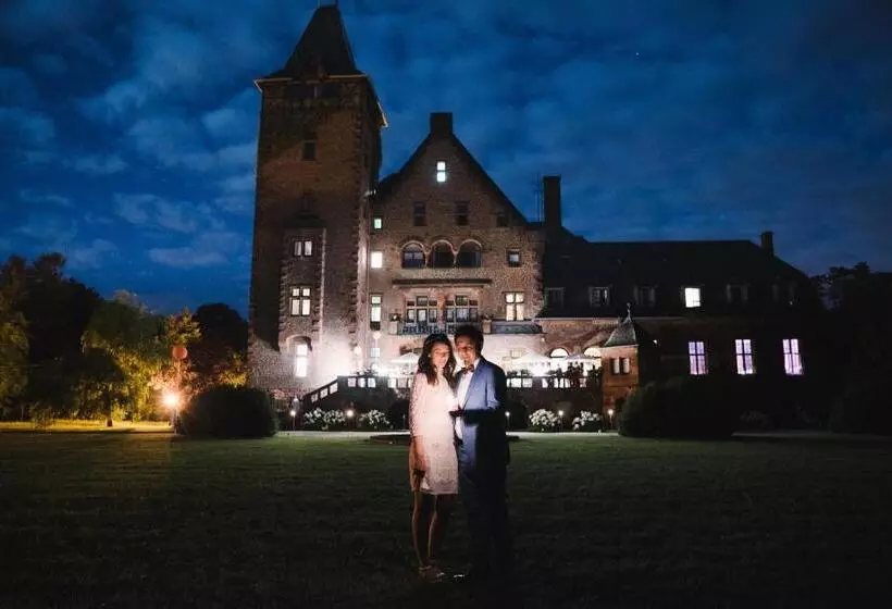 ホテル Gästehaus Schloss Saareck