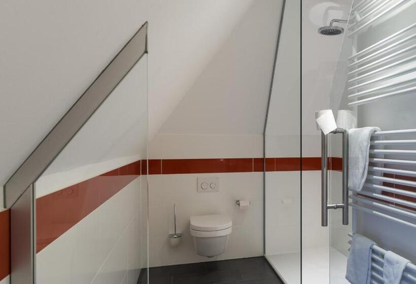 فندق Gästehaus Schloss Saareck