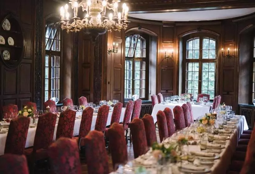 ホテル Gästehaus Schloss Saareck