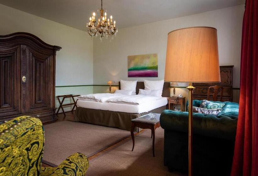 فندق Gästehaus Schloss Saareck