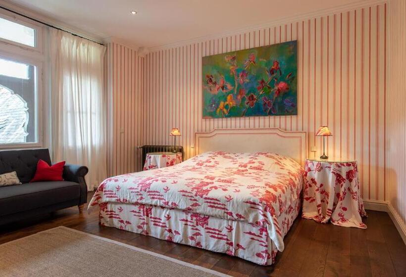 فندق Gästehaus Schloss Saareck