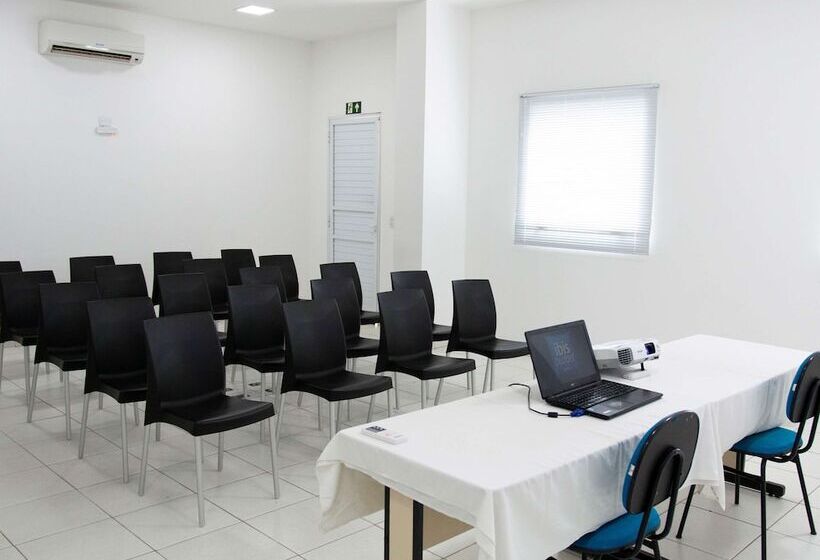 فندق Ibis Budget Manhuaçu