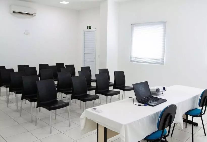 Hotelli Ibis Budget Manhuaçu