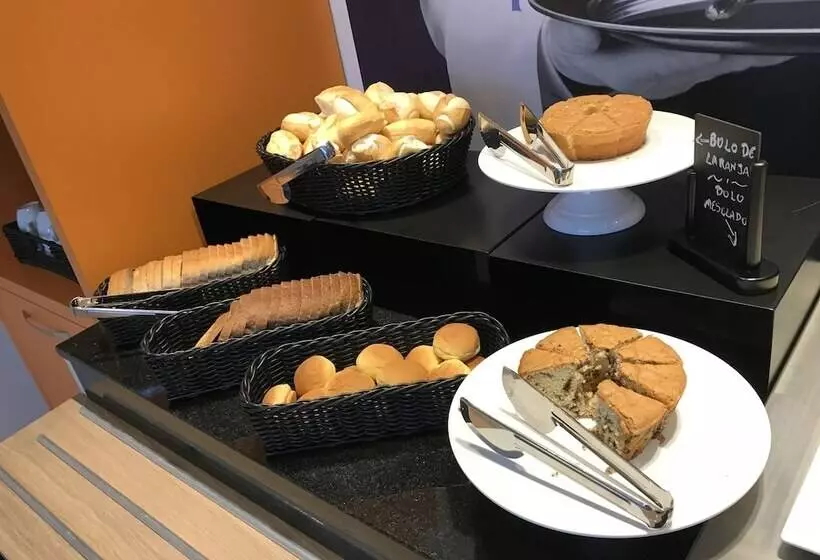 Hotelli Ibis Budget Manhuaçu