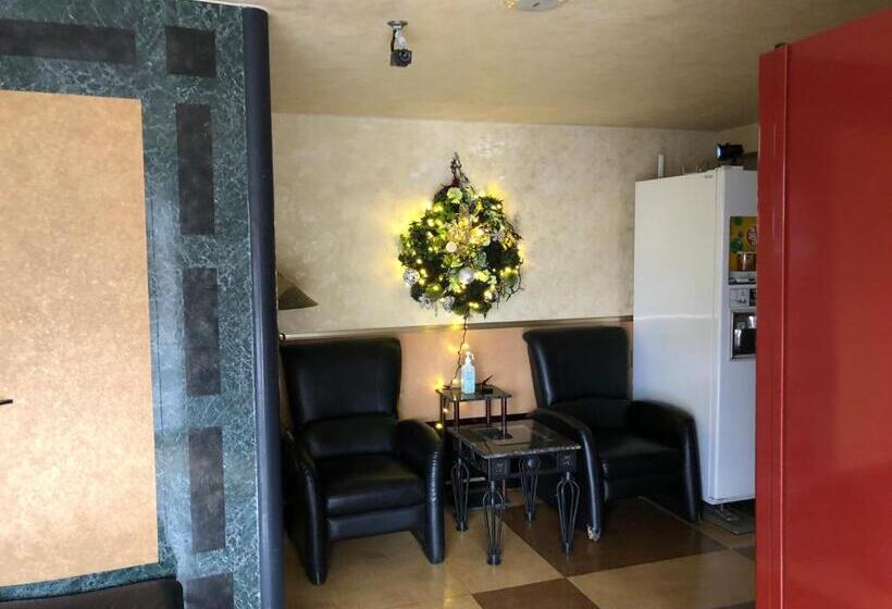 Отель Satellite