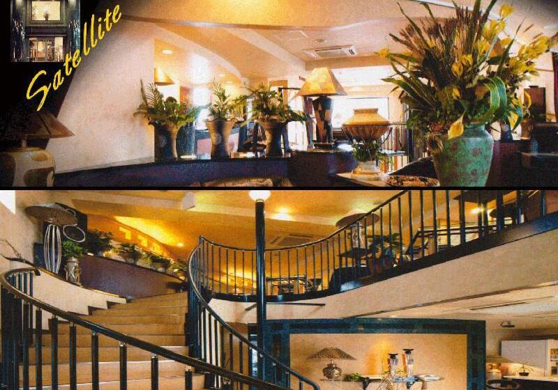 Отель Satellite