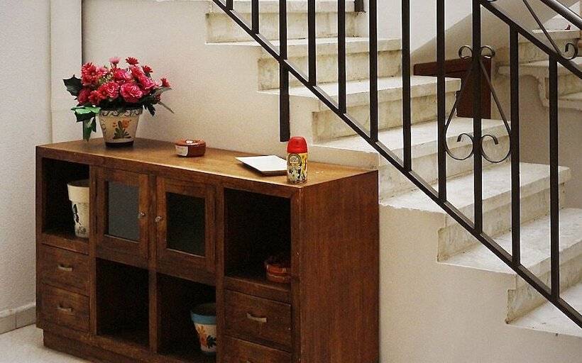 فندق Hostal Restaurante Labrat