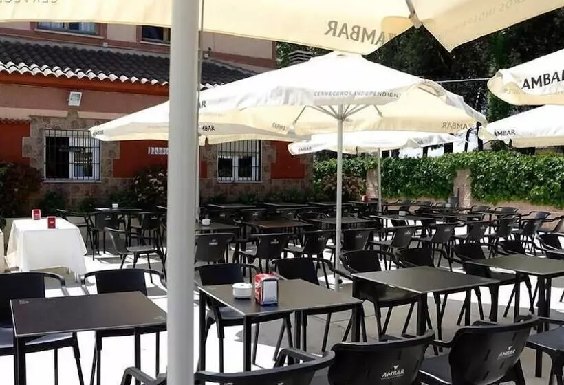 Hotel Hostal Restaurante Labrat