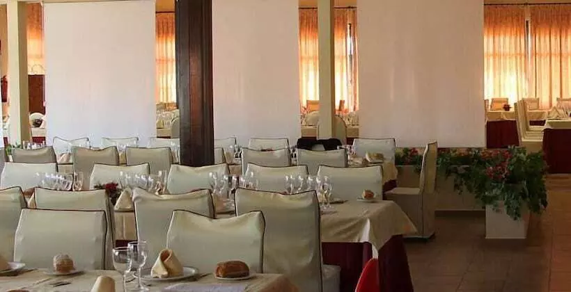 Hotel Hostal Restaurante Labrat