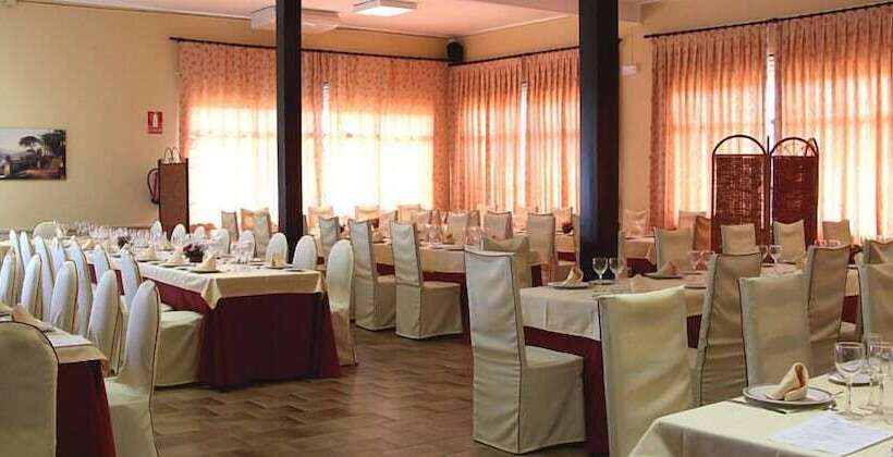 فندق Hostal Restaurante Labrat