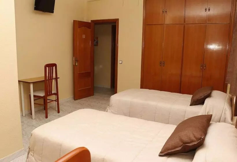 Hotel Hostal Restaurante Labrat