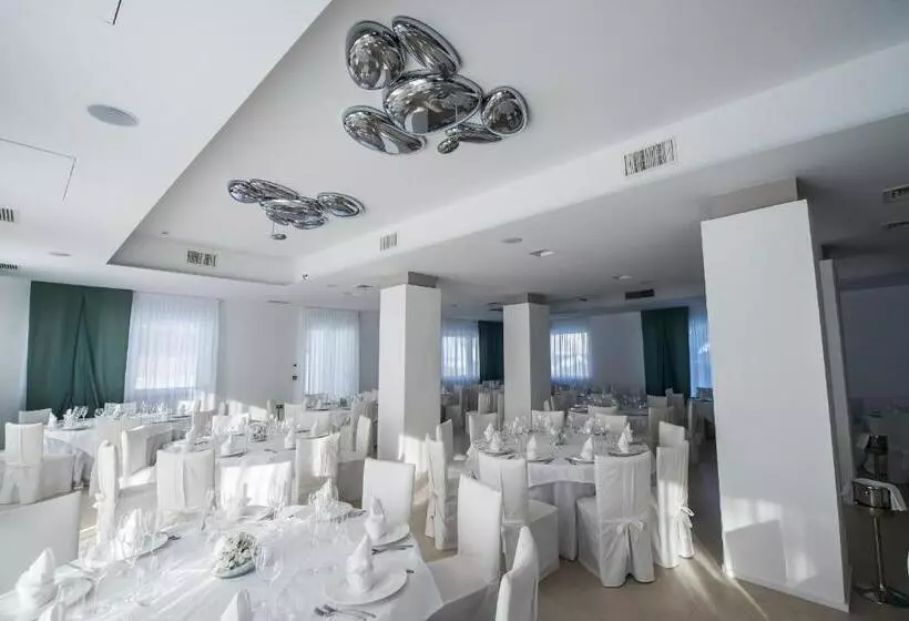 هتل Malucri Resort