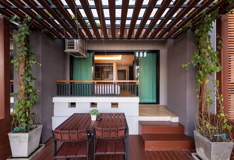 ホテル Nadee 10 Resort &