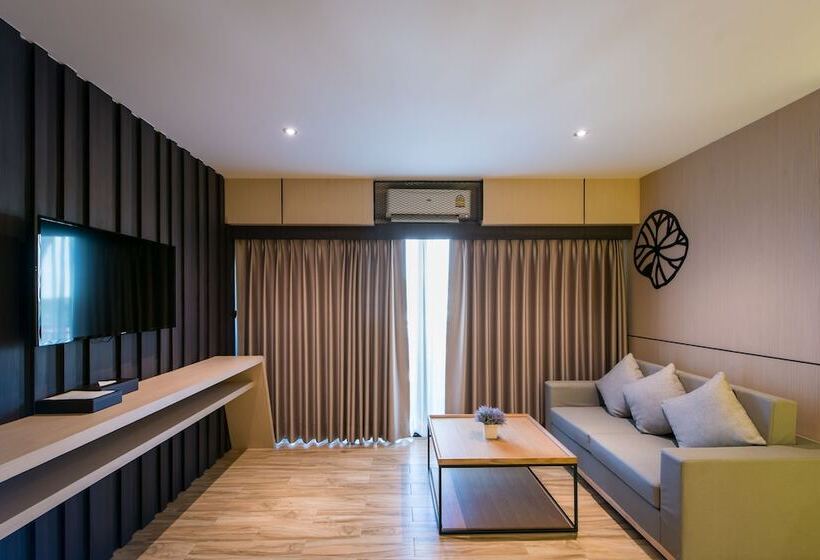 هتل Nadee 10 Resort &