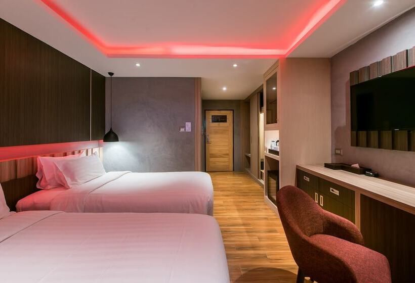 هتل Nadee 10 Resort &