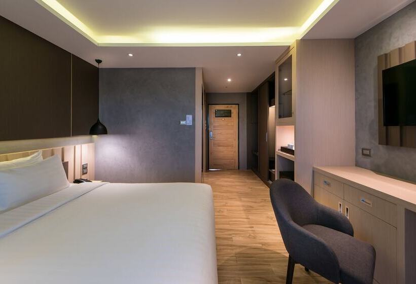 هتل Nadee 10 Resort &