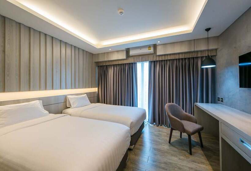 هتل Nadee 10 Resort &