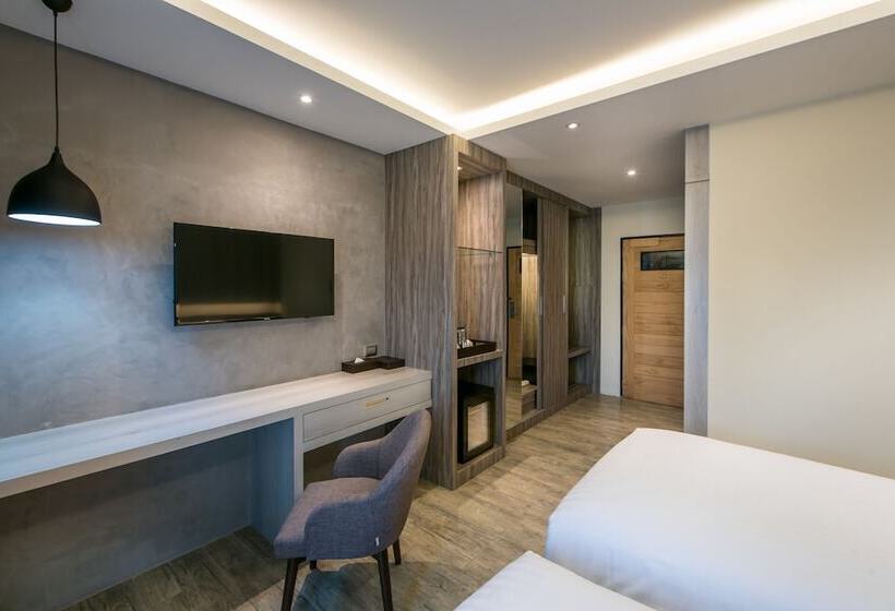 هتل Nadee 10 Resort &