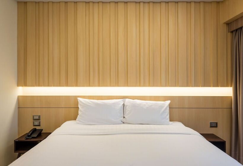 هتل Nadee 10 Resort &