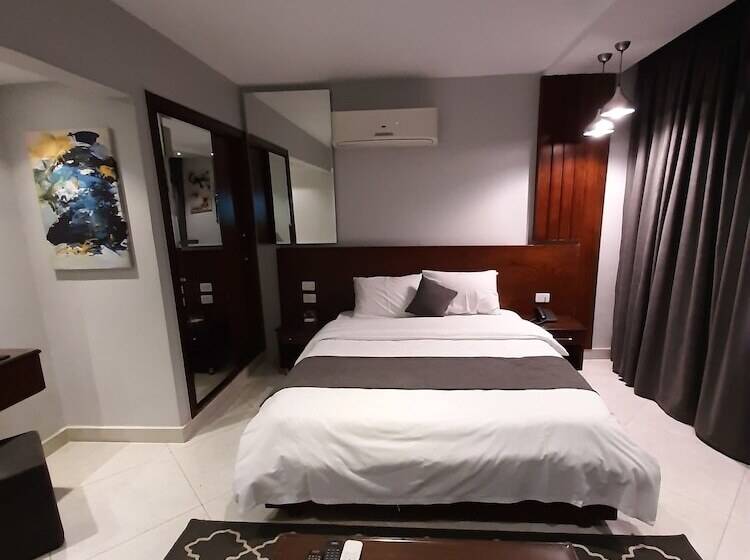 هتل Nakhil Inn Residence