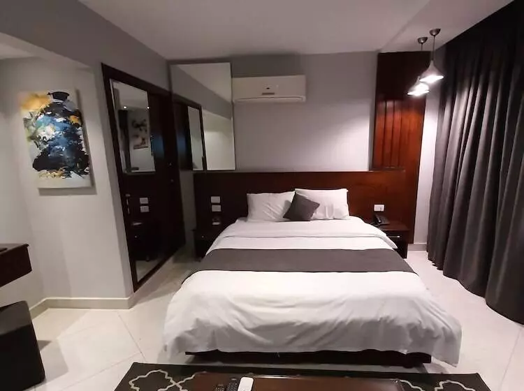 هتل Nakhil Inn Residence